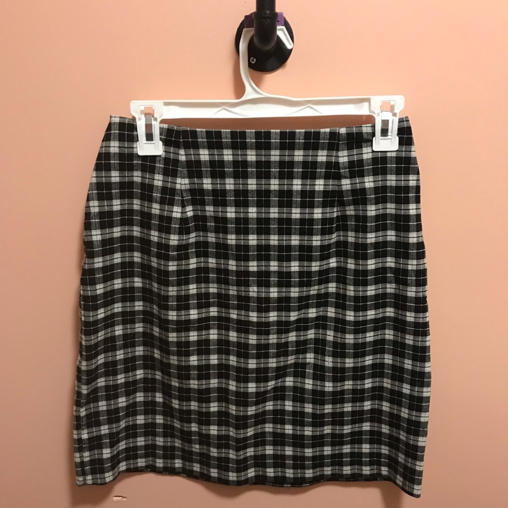 Super cute plaid skirt